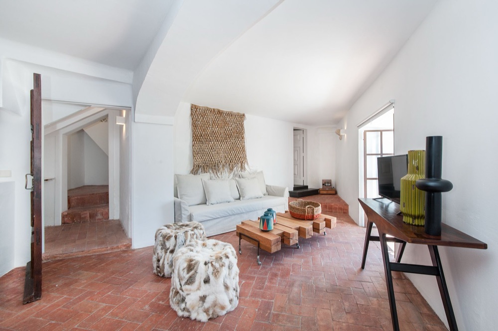 A Cheese & Wine apartment in Lisbon's historic centre