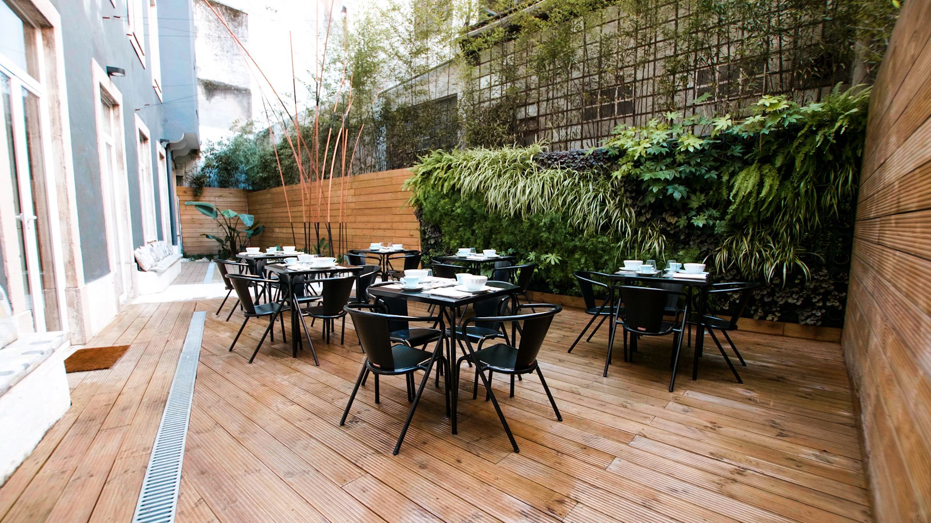Terrace View - Cheese & Wine - Lisbon- Photo by: @lietecoutoquintal